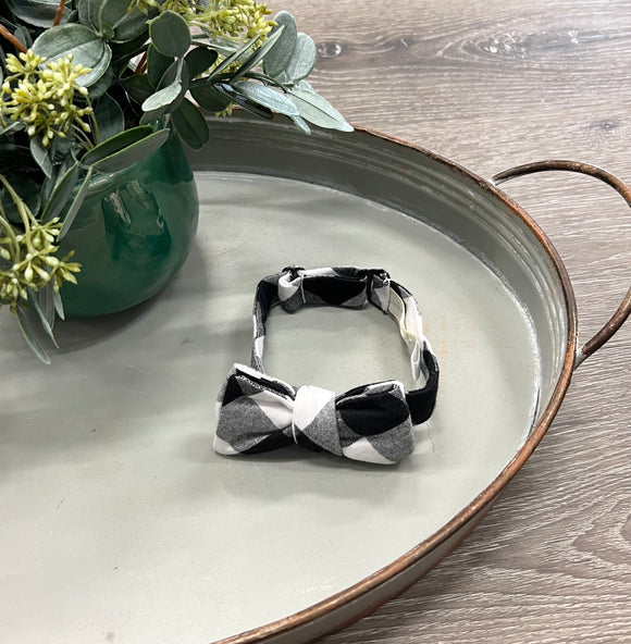 Tadpole & Lily Black & White Bow Tie