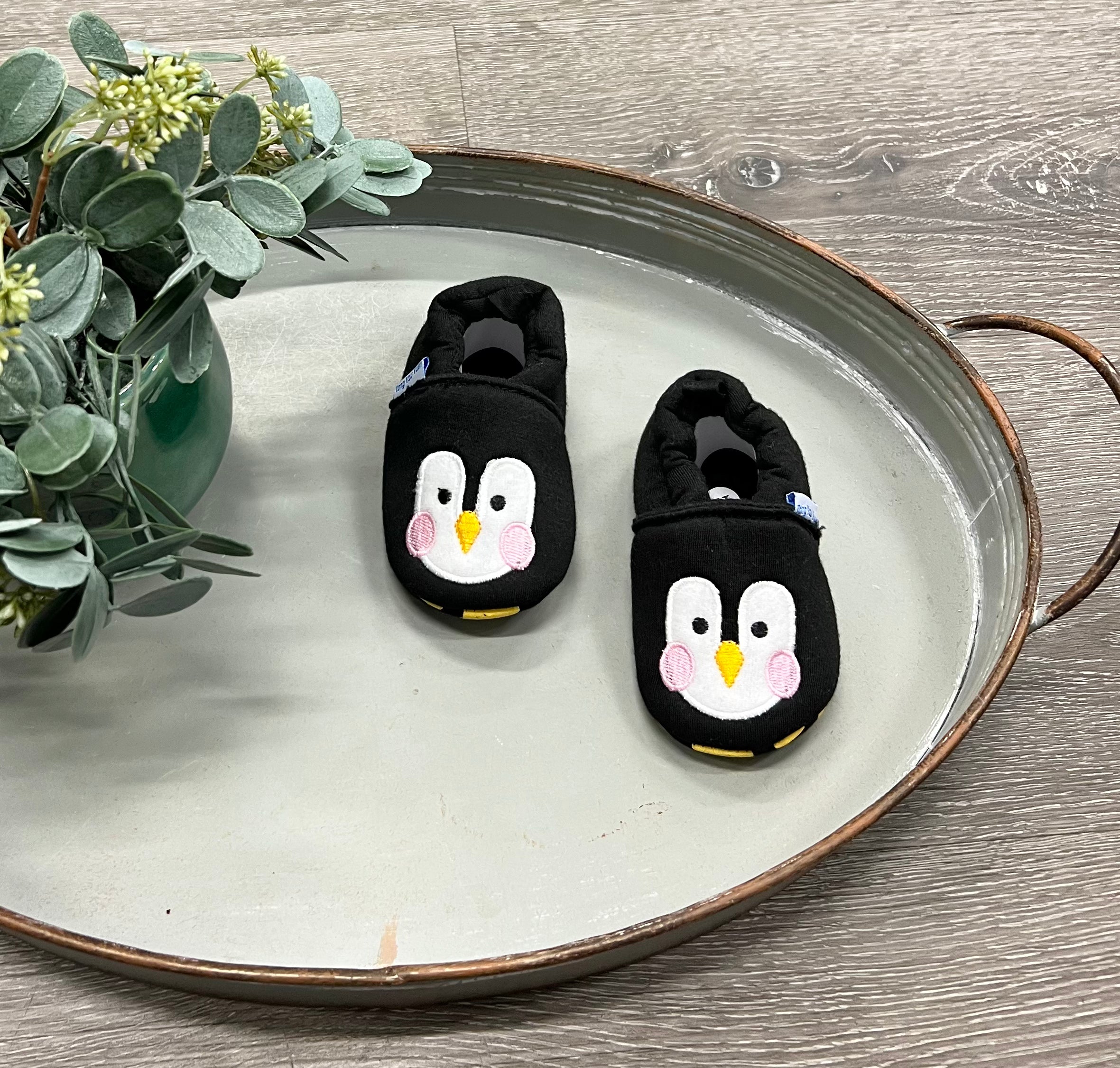 Black Penguin Mocc