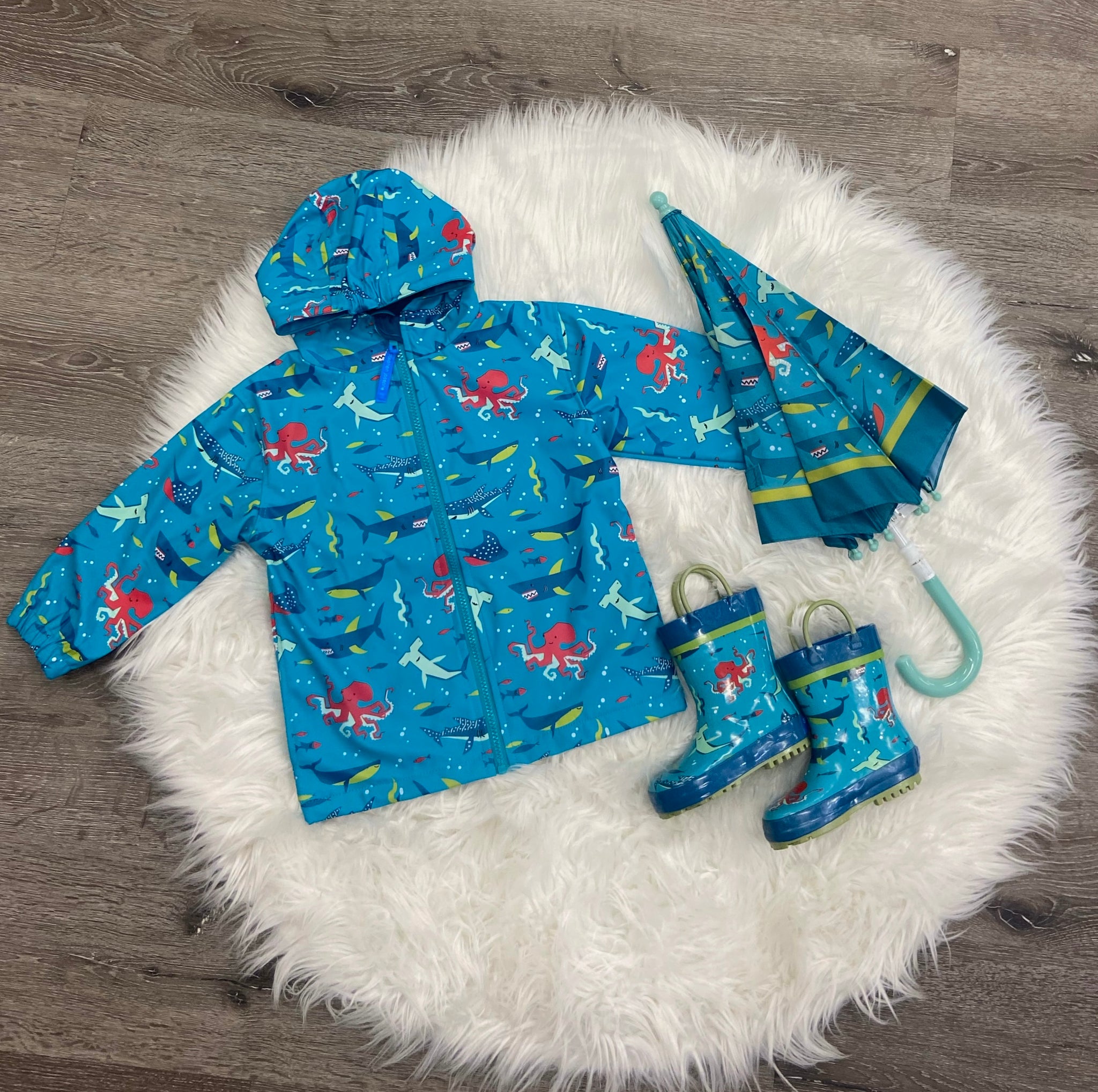 Shark raincoat deals and boots