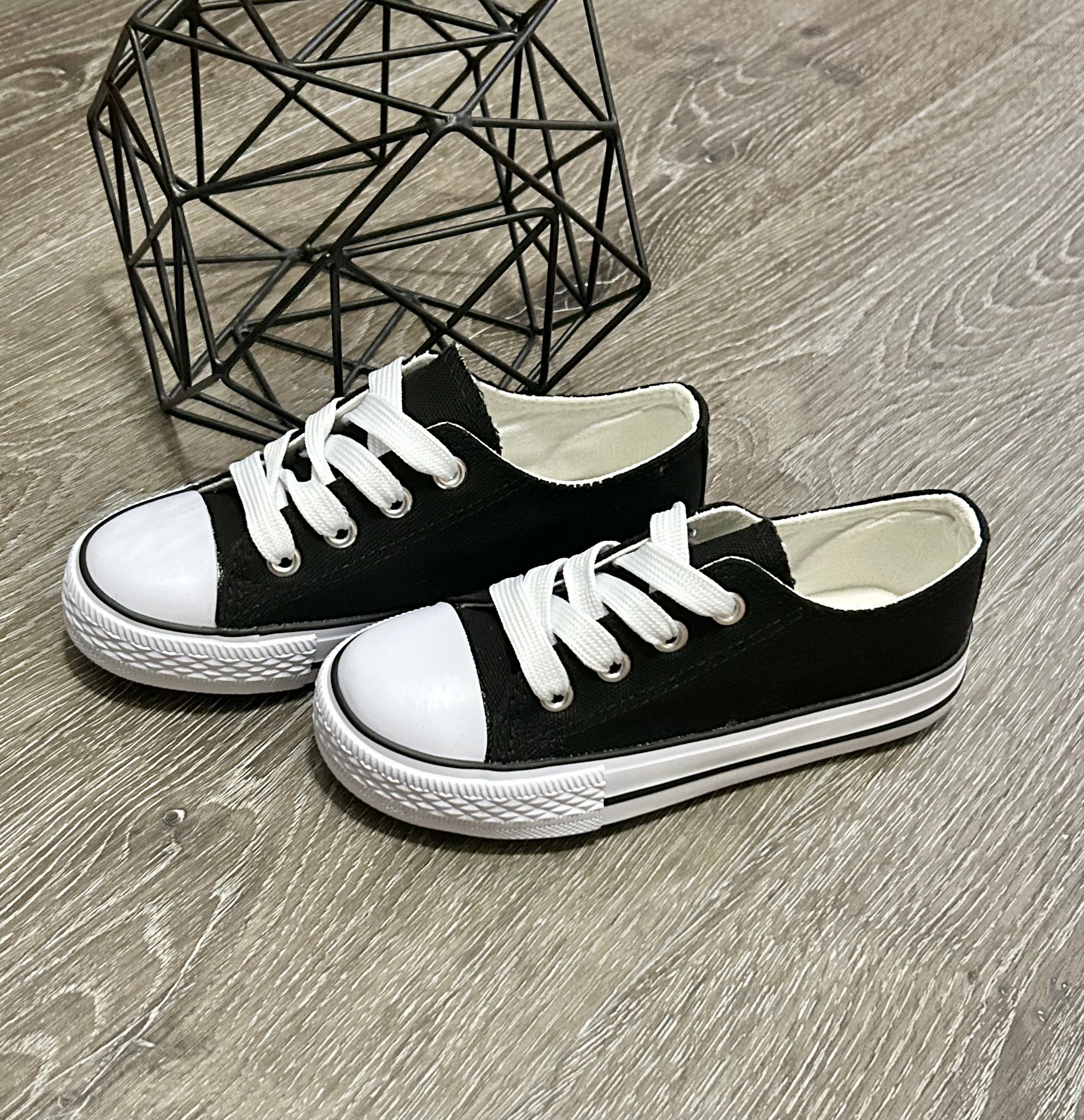 Canvas Sneaker